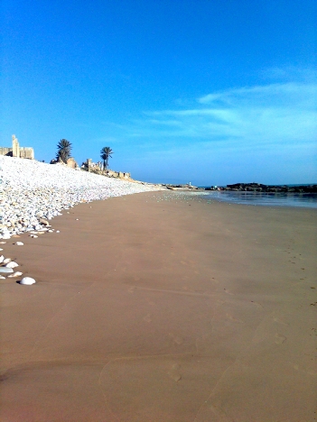 beautefful beach near anghor pointe